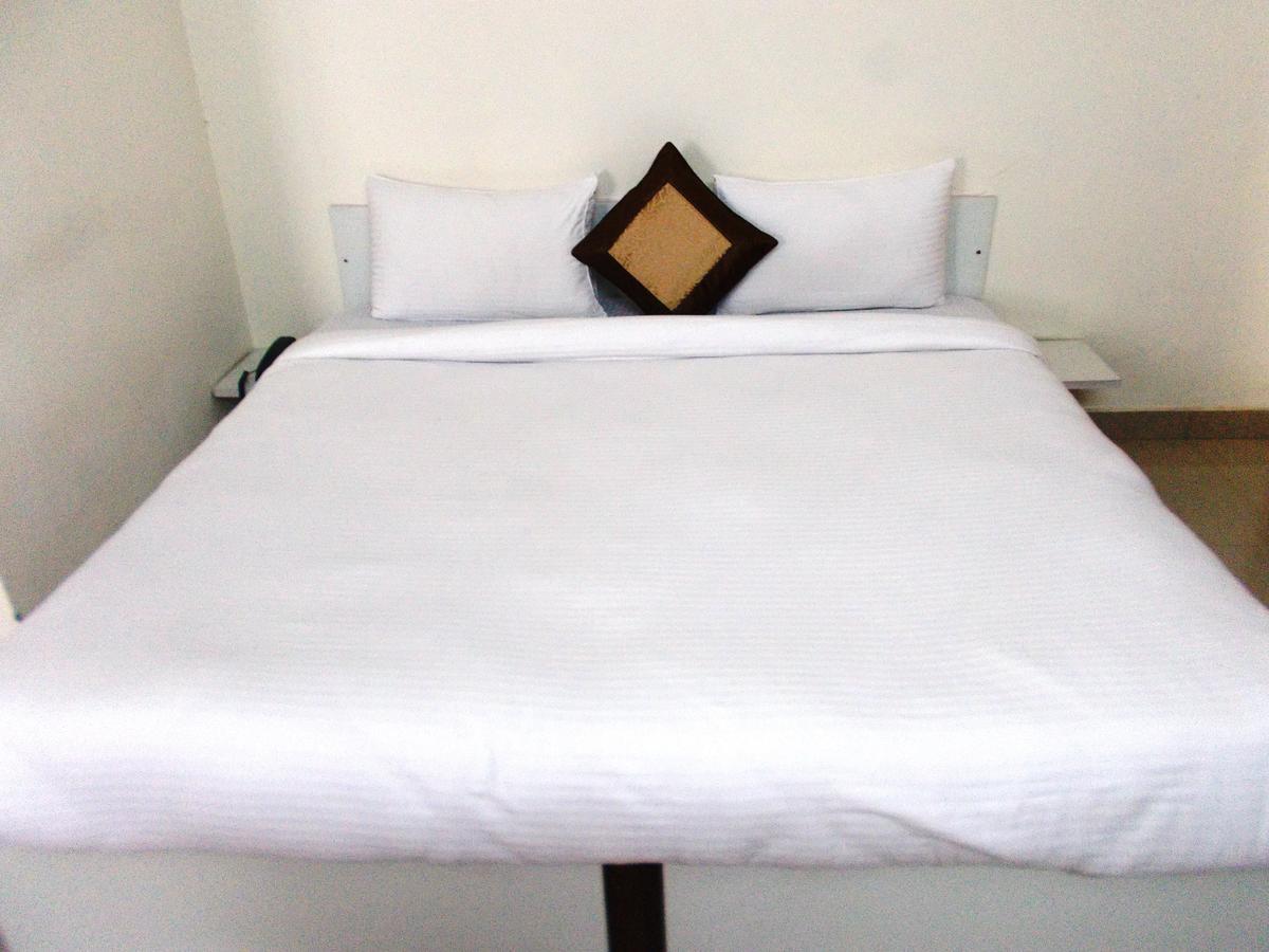 The Radiance Suites And Apartment Ню Делхи Екстериор снимка