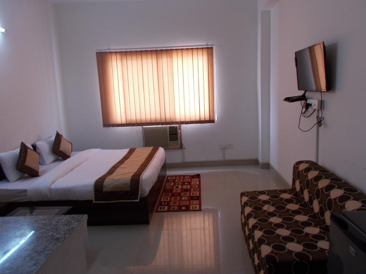 The Radiance Suites And Apartment Ню Делхи Екстериор снимка