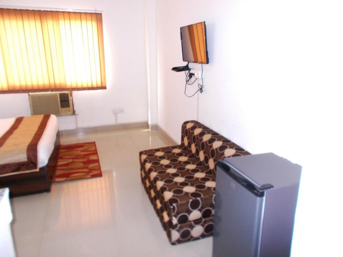 The Radiance Suites And Apartment Ню Делхи Екстериор снимка