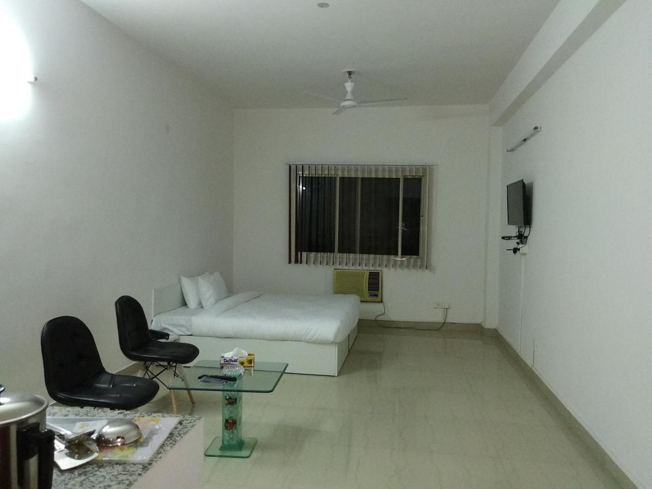 The Radiance Suites And Apartment Ню Делхи Екстериор снимка