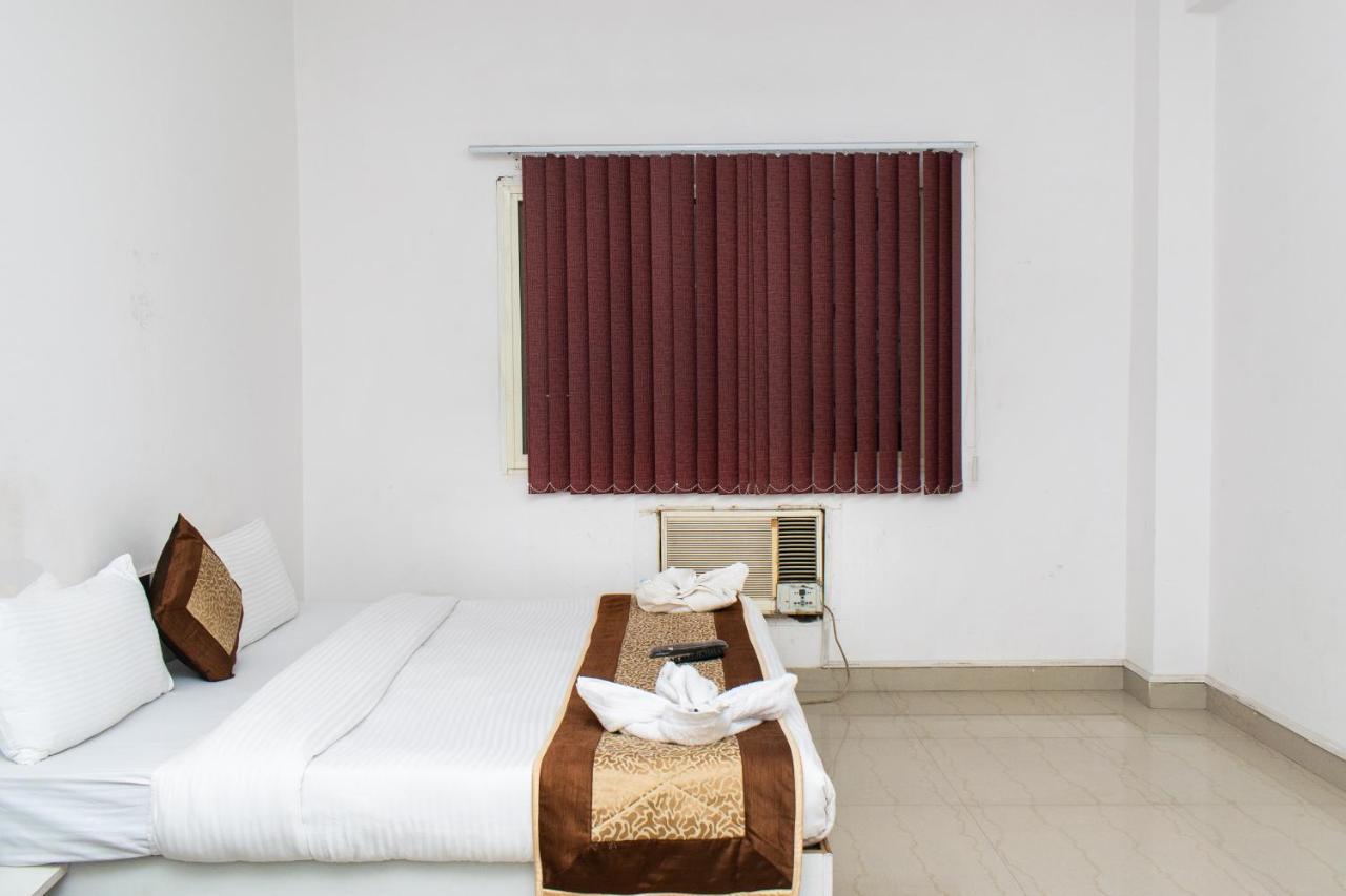 The Radiance Suites And Apartment Ню Делхи Екстериор снимка