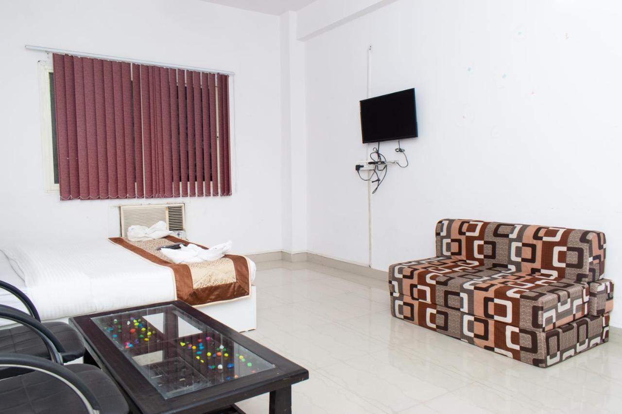 The Radiance Suites And Apartment Ню Делхи Екстериор снимка