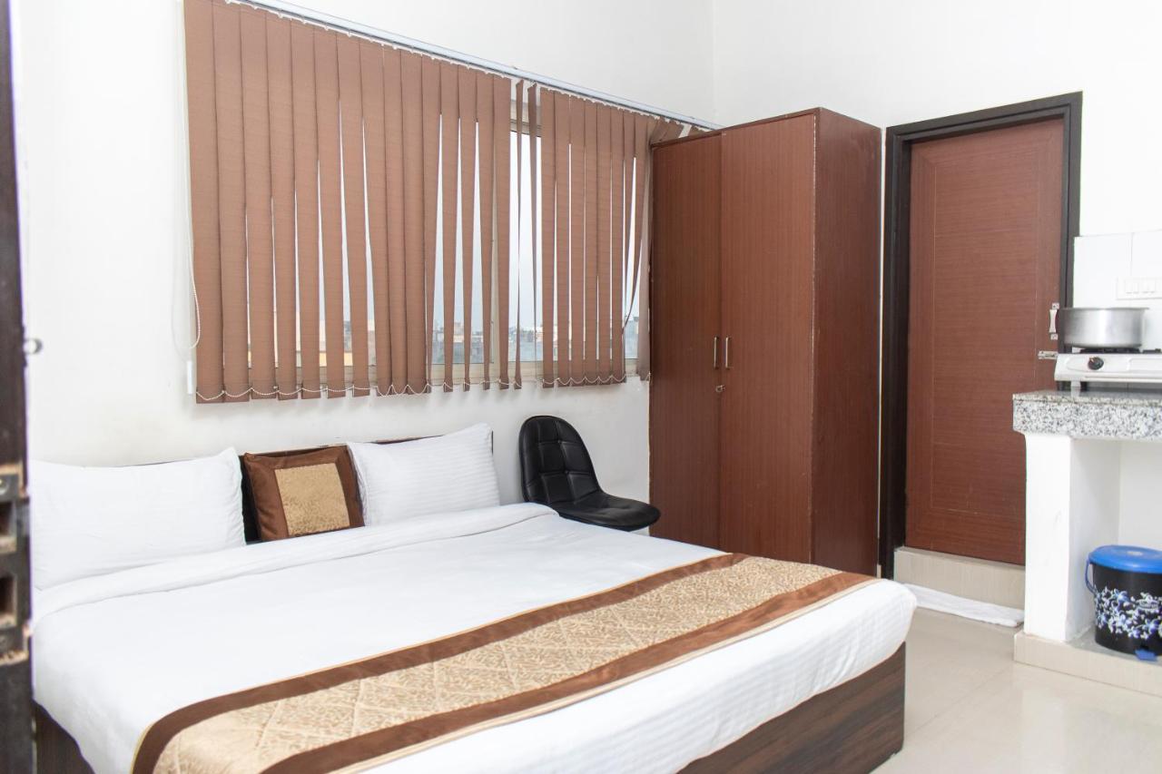 The Radiance Suites And Apartment Ню Делхи Екстериор снимка