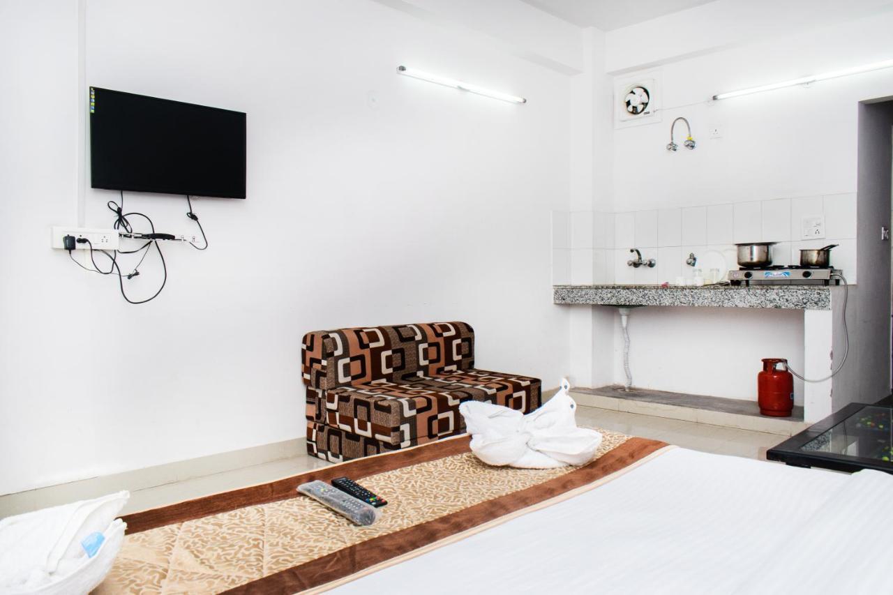 The Radiance Suites And Apartment Ню Делхи Екстериор снимка