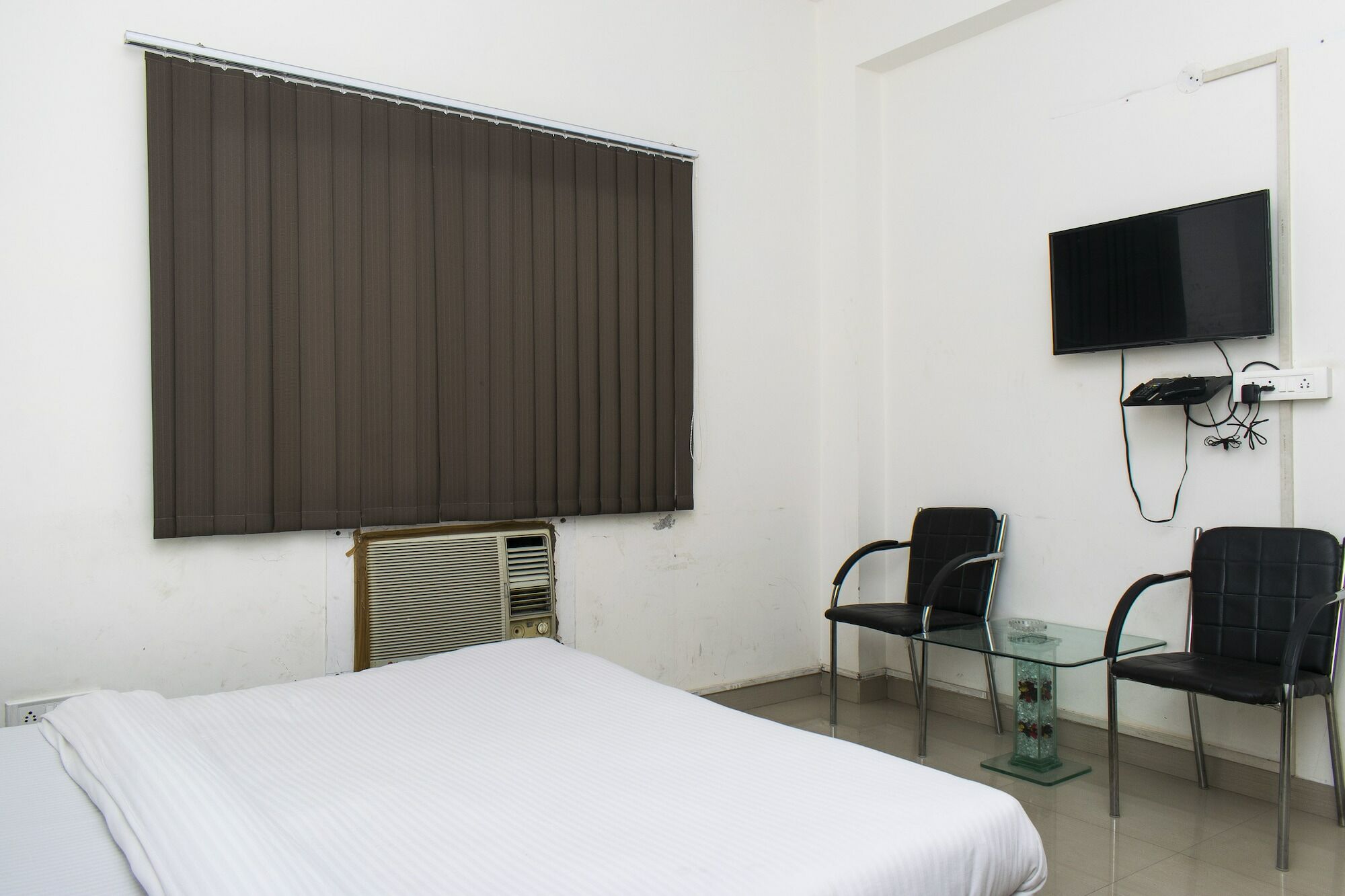 The Radiance Suites And Apartment Ню Делхи Екстериор снимка
