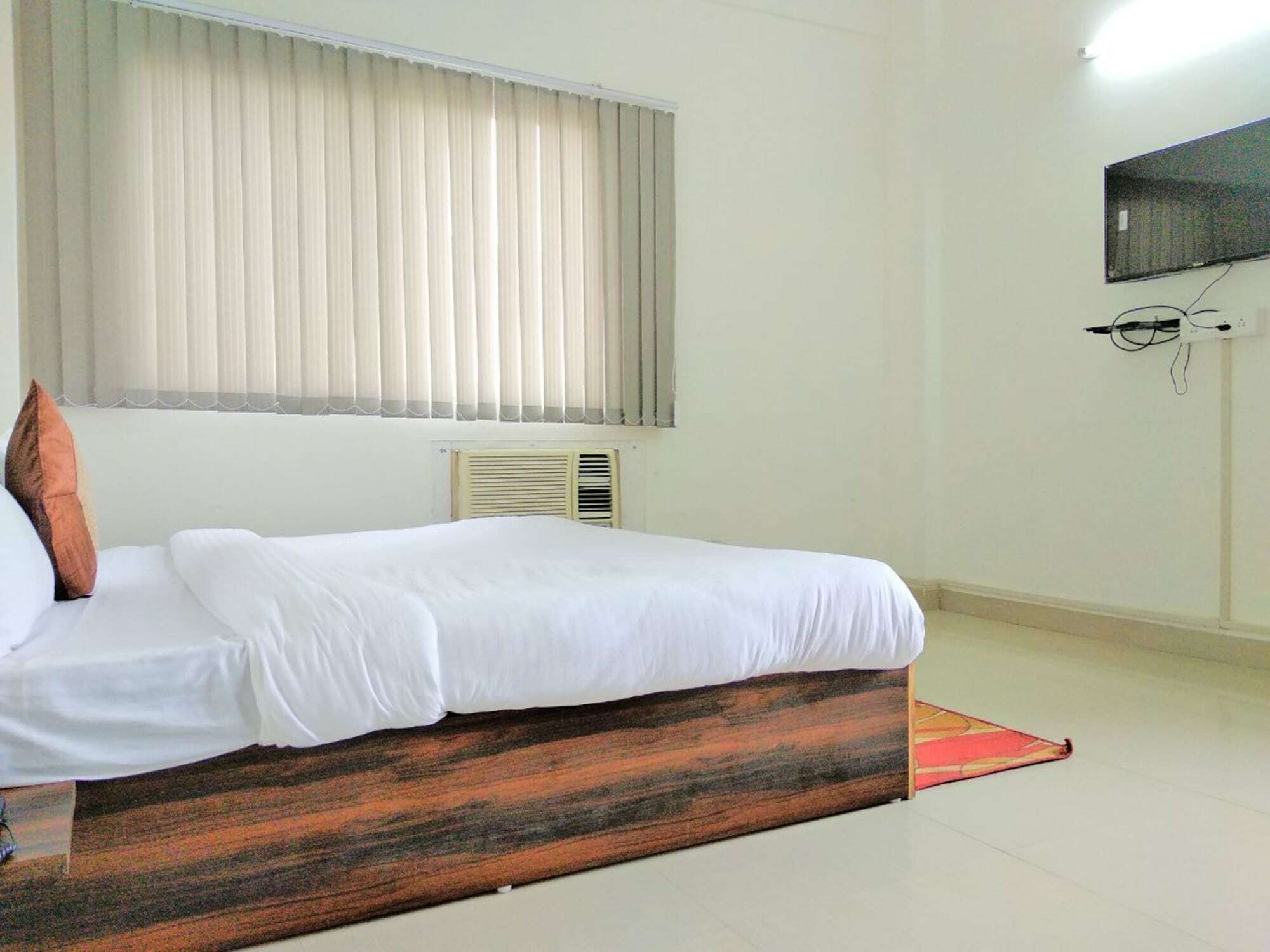 The Radiance Suites And Apartment Ню Делхи Екстериор снимка